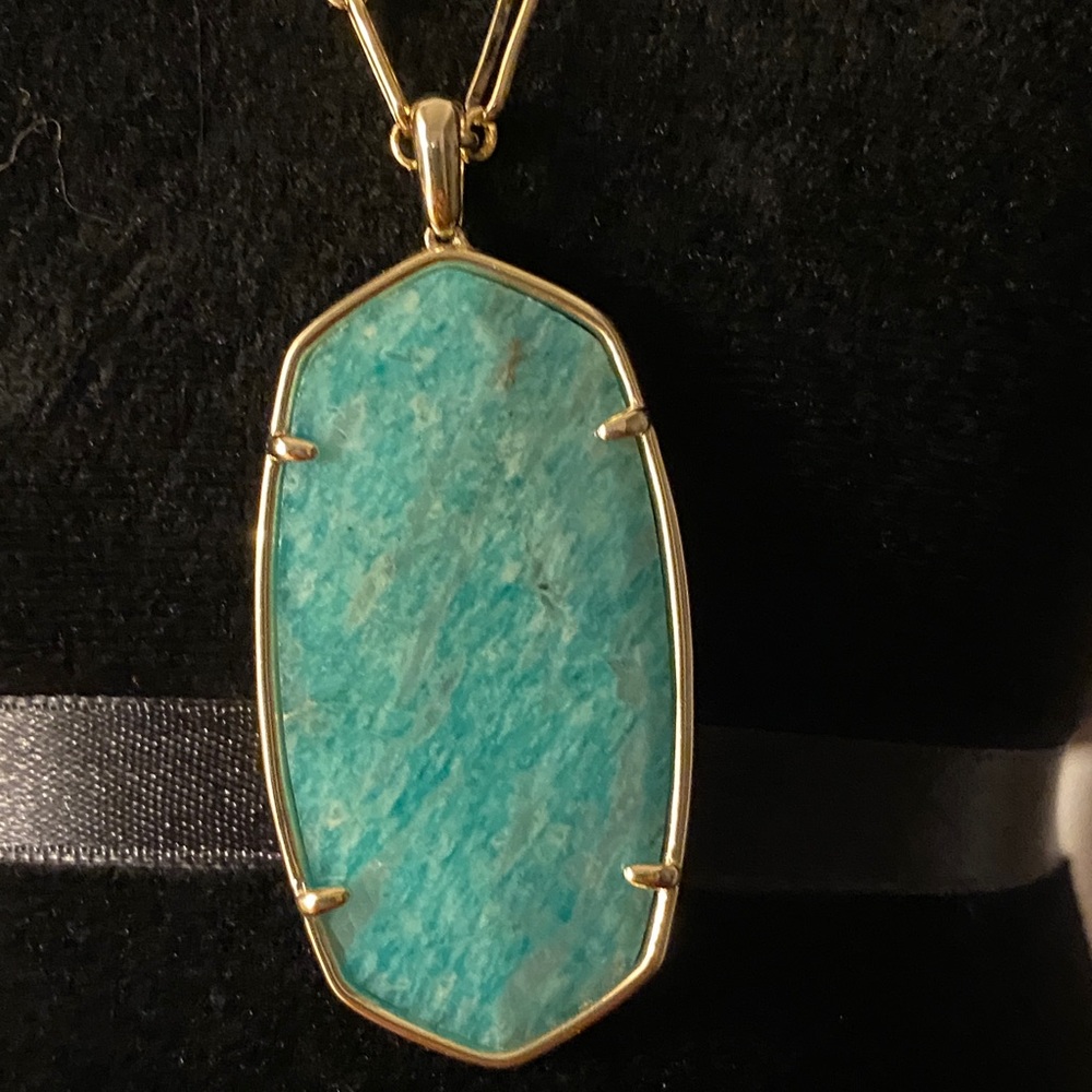 Kendra Scott Faceted Long Reid Pendant Necklace in Jade Green Illusion